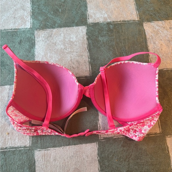 NWT PINK Victoria's Secret Floral Bra - Pink and Cream - 34C - Picture 3 of 4
